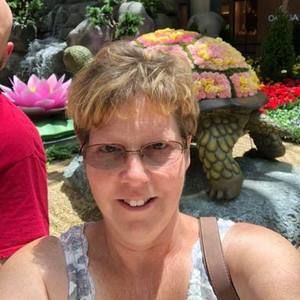 Meet your Posher, Leah